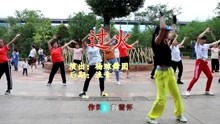 老姐妹的休閑活動(dòng)就是廣場(chǎng)舞，跟我一起健身吧！